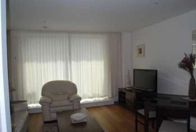  Image of 1 bedroom Flat to rent in Pan Peninsula Square London E14 at Canary Wharf  London, E14 9HN