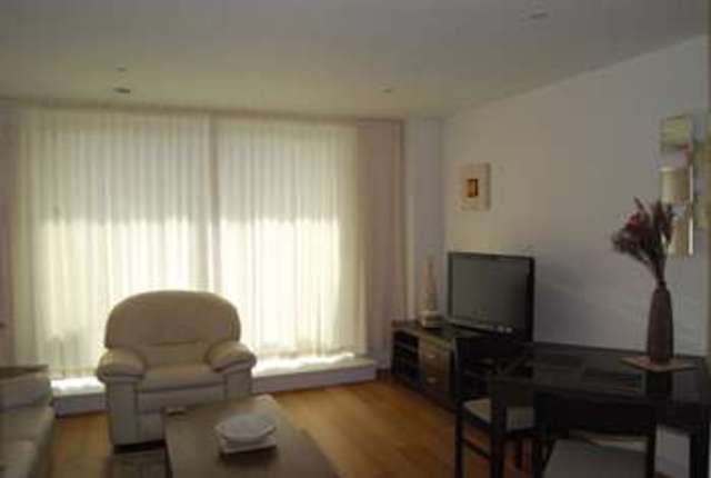  Image of 1 bedroom Flat to rent in Pan Peninsula Square London E14 at Canary Wharf  London, E14 9HN