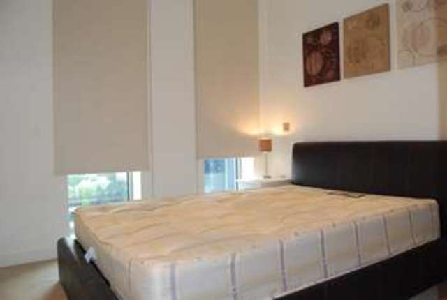  Image of 1 bedroom Flat for sale in Pan Peninsula Square London E14 at Docklands  London, E14 9HP