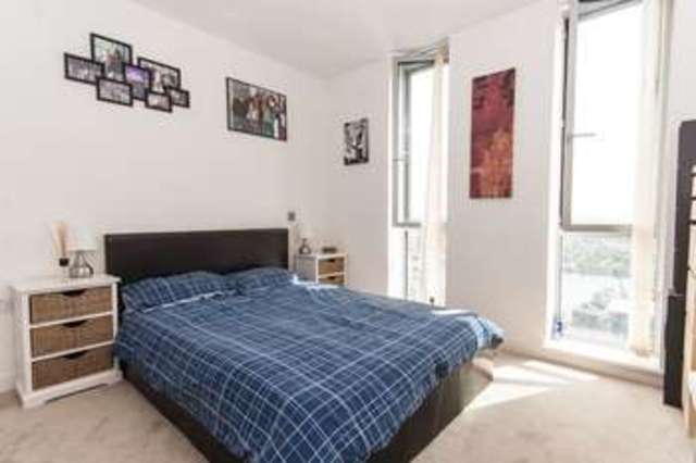  Image of 1 bedroom Flat for sale in Pan Peninsula Square London E14 at London, E14 9HR