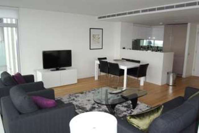  Image of 2 bedroom Flat for sale in Pan Peninsula Square London E14 at London, E14 9HR