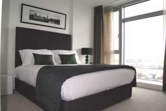  Image of 2 bedroom Flat for sale in Pan Peninsula Square London E14 at London, E14 9HR