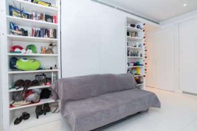  Image of Flat for sale in Pan Peninsula Square London E14 at London, E14 9HL