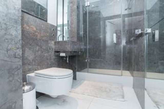  Image of Flat for sale in Pan Peninsula Square London E14 at London, E14 9HL