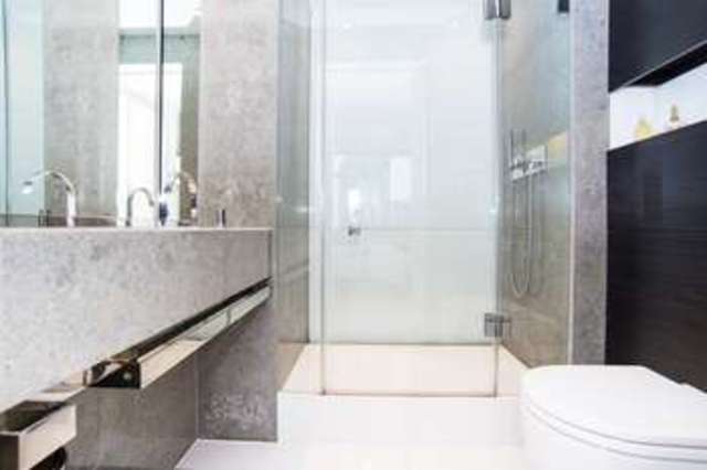  Image of 2 bedroom Flat for sale in Pan Peninsula Square London E14 at London, E14 9HD