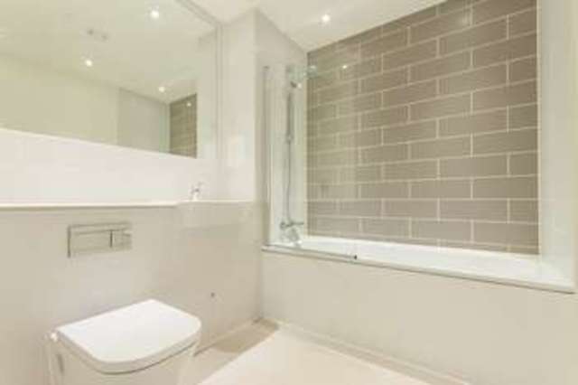  Image of 3 bedroom Flat to rent in Hay Currie Street London E14 at 6 Hay Currie Street  Poplar, E14 6GF