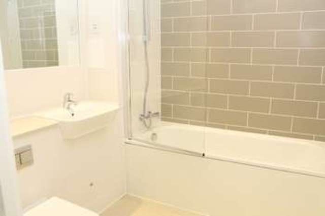  Image of 3 bedroom Flat to rent in Hay Currie Street London E14 at 6 Hay Currie Street  Poplar, E14 6GF