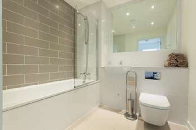  Image of 1 bedroom Flat to rent in Hay Currie Street London E14 at 6 Hay Currie Street  Poplar, E14 6GF