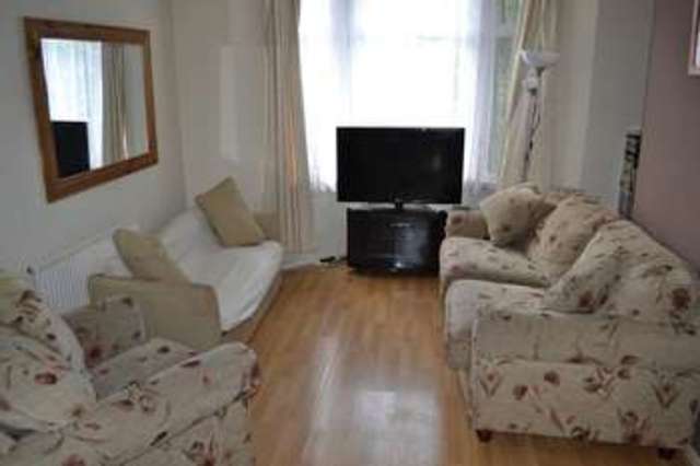  Image of 3 bedroom Terraced house to rent in Pantbach Road Heath Cardiff CF14 at Pantbach Road  Birchgrove, CF14 1UA