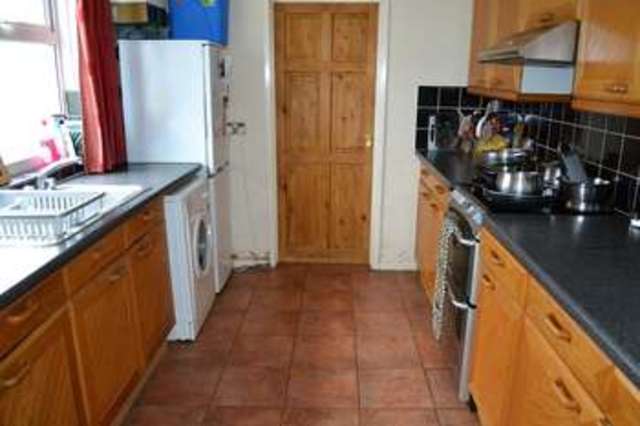  Image of 3 bedroom Terraced house to rent in Pantbach Road Heath Cardiff CF14 at Pantbach Road  Birchgrove, CF14 1UA
