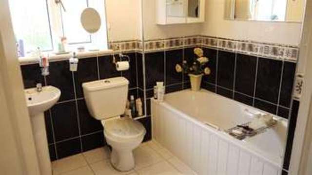  Image of 4 bedroom Detached house for sale in Park Close Airmyn Goole DN14 at Airmyn East Riding Of Yorkshire, DN14 8LX