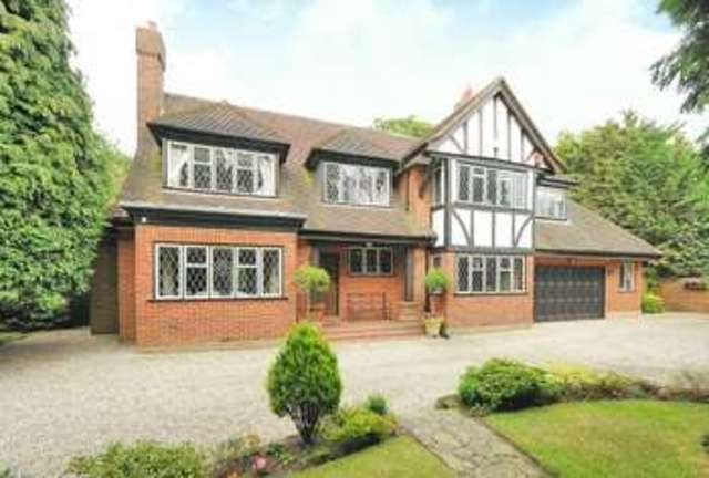  Image of 5 bedroom Detached house for sale in Park Close Rickmansworth WD3 at Rickmansworth, WD3 1QH