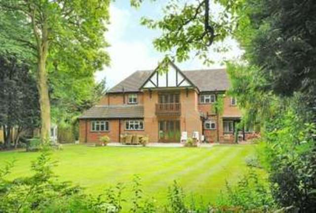 Image of 5 bedroom Detached house for sale in Park Close Rickmansworth WD3 at Rickmansworth, WD3 1QH