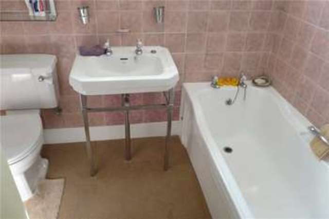 Image of 3 bedroom Detached house for sale in Park Drive Bradford BD9 at Bradford West Yorkshire Shipley, BD9 4DS