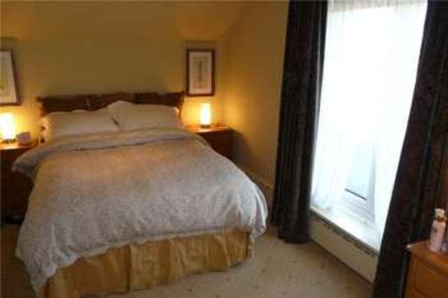  Image of 3 bedroom Detached house for sale in Park Drive Bradford BD9 at Bradford West Yorkshire Shipley, BD9 4DS
