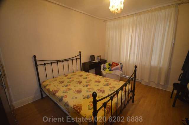  Image of House Share to rent in Park Road London NW4 at Park Road Hendon Central London, NW4 3PA