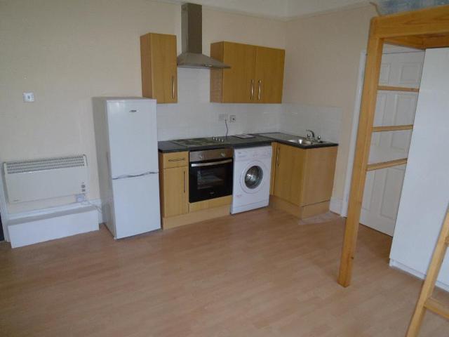  Image of Studio flat to rent in Park Road High Barnet Barnet EN5 at Barnet, EN5 5SE