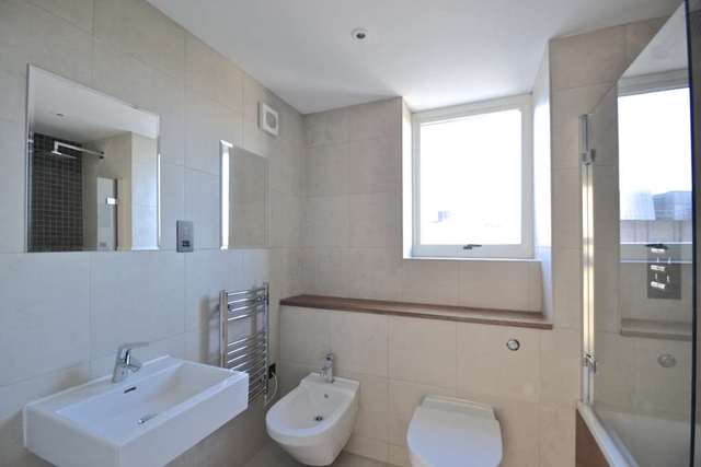 Image of 4 bedroom Apartment to rent in Park Road London NW8 at Park Road St John`s Wood London, NW8 7HY