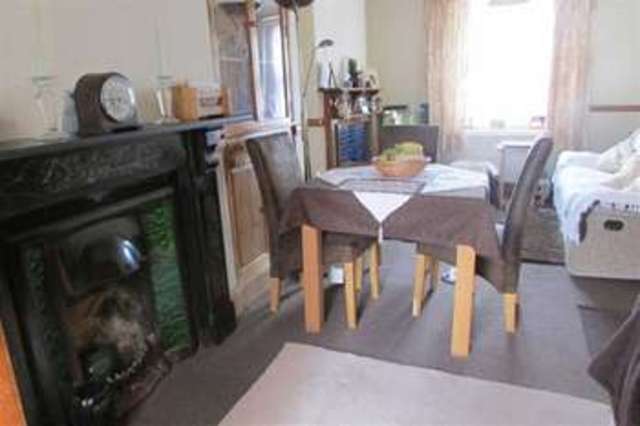  Image of 2 bedroom Terraced house for sale in Park Road Street BA16 at Street, BA16 0JN
