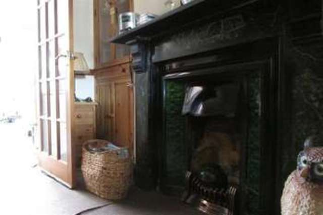 Image of 2 bedroom Terraced house for sale in Park Road Street BA16 at Street, BA16 0JN