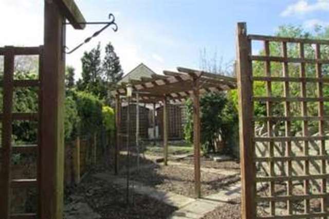  Image of 2 bedroom Terraced house for sale in Park Road Street BA16 at Street, BA16 0JN