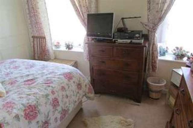  Image of 2 bedroom Terraced house for sale in Park Road Street BA16 at Street, BA16 0JN