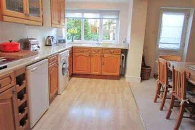  Image of 2 bedroom Terraced house for sale in Park Road Street BA16 at Street, BA16 0JN