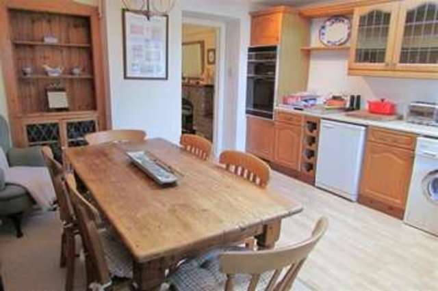  Image of 2 bedroom Terraced house for sale in Park Road Street BA16 at Street, BA16 0JN