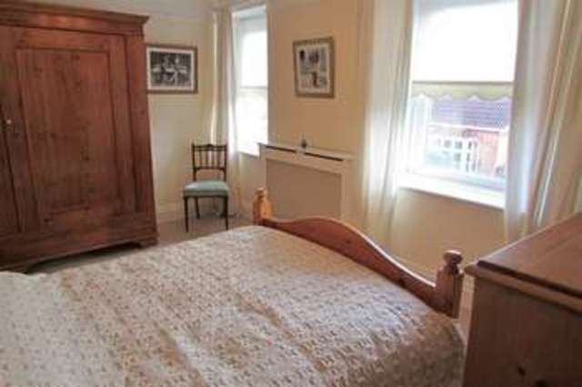  Image of 2 bedroom Terraced house for sale in Park Road Street BA16 at Street, BA16 0JN