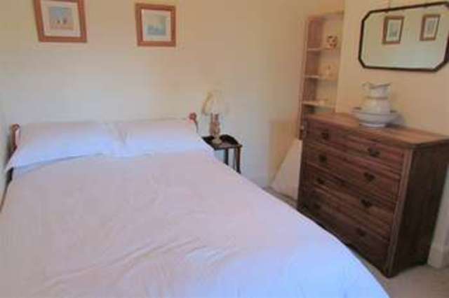  Image of 2 bedroom Terraced house for sale in Park Road Street BA16 at Street, BA16 0JN