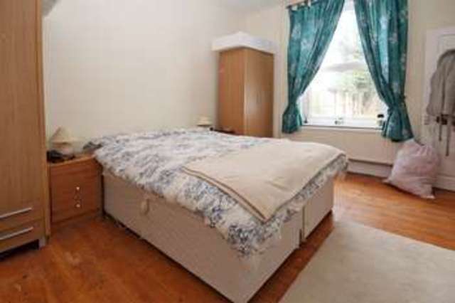  Image of 2 bedroom Flat for sale in Parkwood Road Southbourne Bournemouth BH5 at Parkwood Road  Bournemouth, BH5 2BH