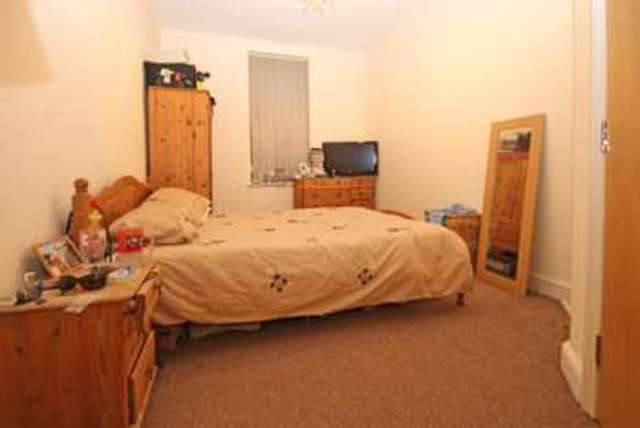  Image of 2 bedroom Property for sale in Parkwood Road Southbourne Bournemouth BH5 at Parkwood Road Southbourne Bournemouth, BH5 2BW