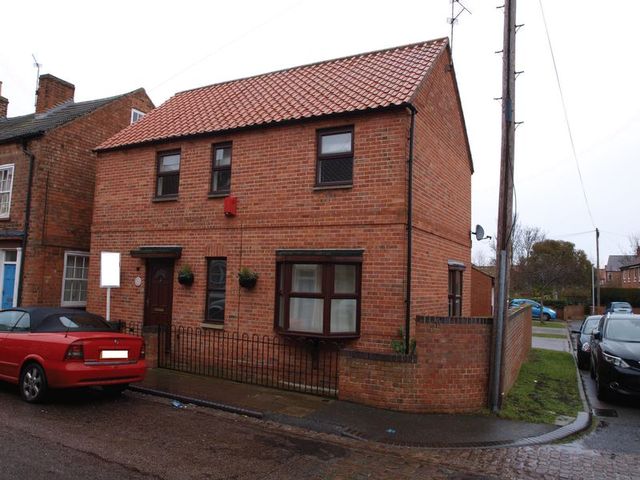  Image of 3 bedroom Detached house for sale in Parliament Street Newark NG24 at Parliament Street  Newark, NG24 4UR