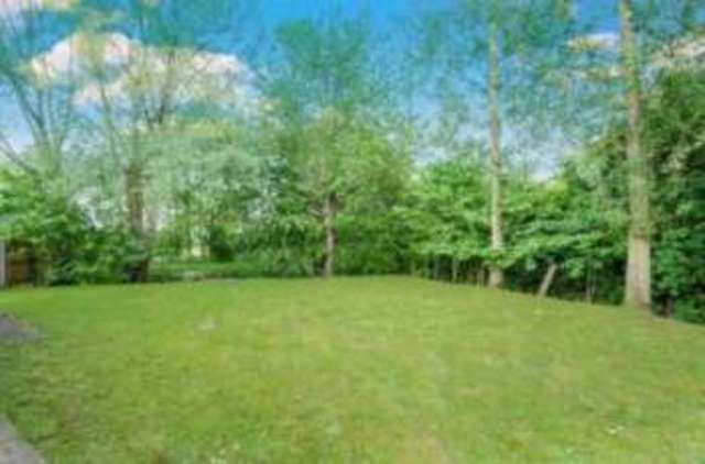  Image of 5 bedroom Detached house for sale in Pashley Walk Belton Doncaster DN9 at Belton Doncaster Belton, DN9 1WG