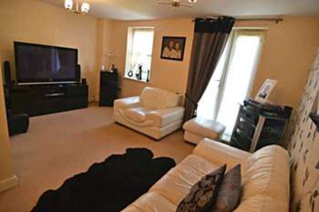  Image of 3 bedroom Town House for sale in Peartree Crescent Newton-Le-Willows WA12 at Pear Tree Crescent  Newton Le Willows, WA12 8EH