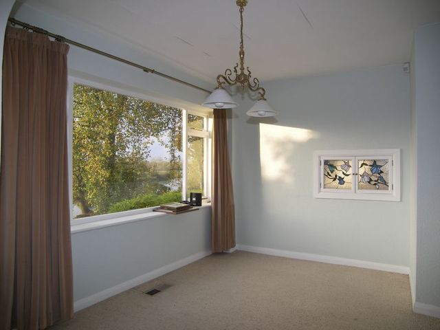  Image of 4 bedroom Detached house to rent in Pelhams Walk Esher KT10 at Pelhams Walk  Esher, KT10 8QA