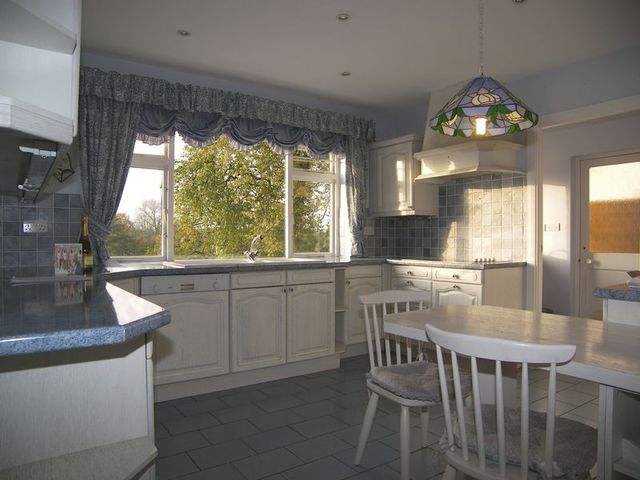  Image of 4 bedroom Detached house to rent in Pelhams Walk Esher KT10 at Pelhams Walk  Esher, KT10 8QA
