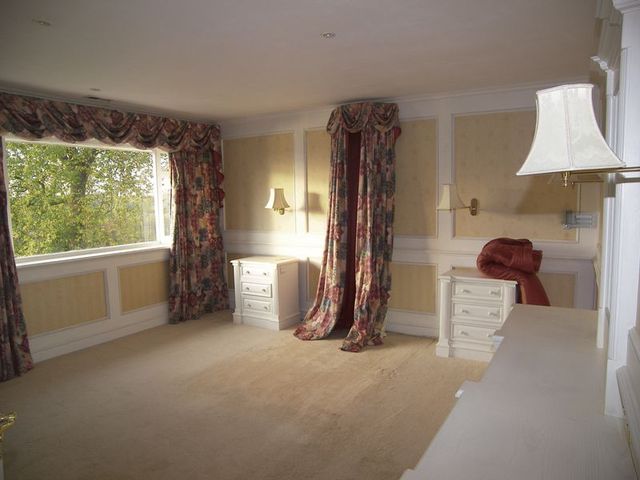  Image of 4 bedroom Detached house to rent in Pelhams Walk Esher KT10 at Pelhams Walk  Esher, KT10 8QA