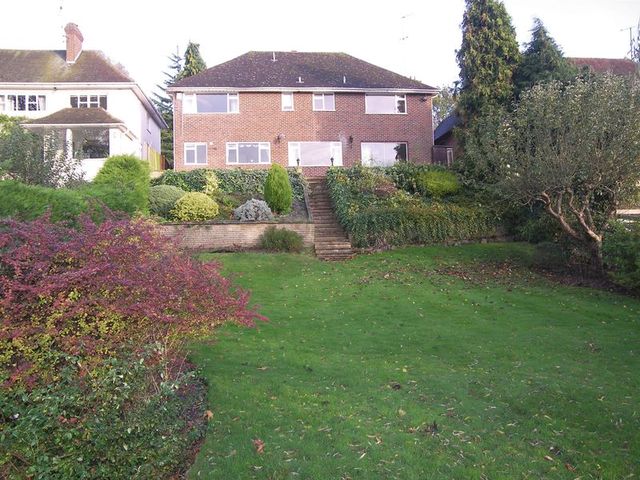  Image of 4 bedroom Detached house to rent in Pelhams Walk Esher KT10 at Pelhams Walk  Esher, KT10 8QA