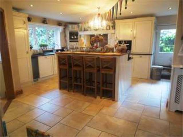  Image of 5 bedroom Detached house for sale in Pemberton Field Rochford SS4 at Pemberton field South Fambridge South Fambridge, SS4 3BF