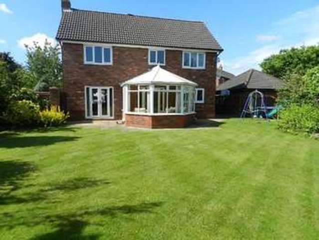  Image of 4 bedroom Detached house to rent in Pendle Gardens Culcheth Warrington WA3 at Culcheth  Warrington, WA3 4LU