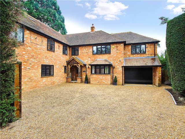  Image of 5 bedroom Detached house for sale in Penwood End Hook Heath Woking GU22 at Pond Road Hook Heath Mayford, GU22 0JU