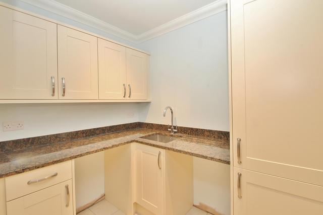  Image of 5 bedroom Detached house for sale in Penwood End Hook Heath Woking GU22 at Pond Road Hook Heath Mayford, GU22 0JU