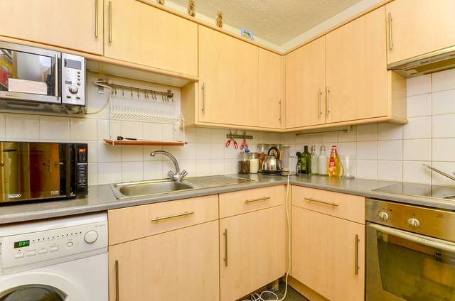  Image of 2 bedroom Flat for sale in Perth Road Beckenham BR3 at Perth Road, Beckenham  Beckenham, BR3 6PP