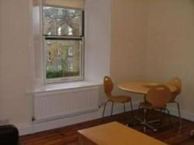  Image of 3 bedroom Flat to rent in Perth Road Dundee DD1 at Dundee  Dundee, DD1 4LL