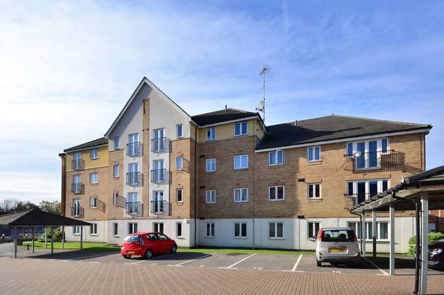  Image of 2 bedroom Flat for sale in Pettacre Close London SE28 at Pettacre Close  Woolwich, SE28 0PD