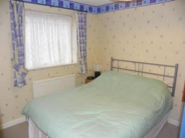  Image of 3 bedroom Detached house to rent in Petworth Gardens Southampton SO16 at Petworth Gardens Lordswood Southampton, SO16 8EF