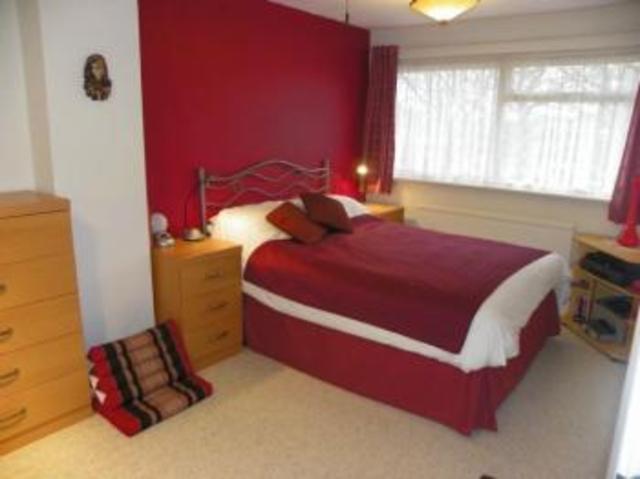  Image of 3 bedroom Detached house to rent in Petworth Gardens Southampton SO16 at Petworth Gardens Lordswood Southampton, SO16 8EF