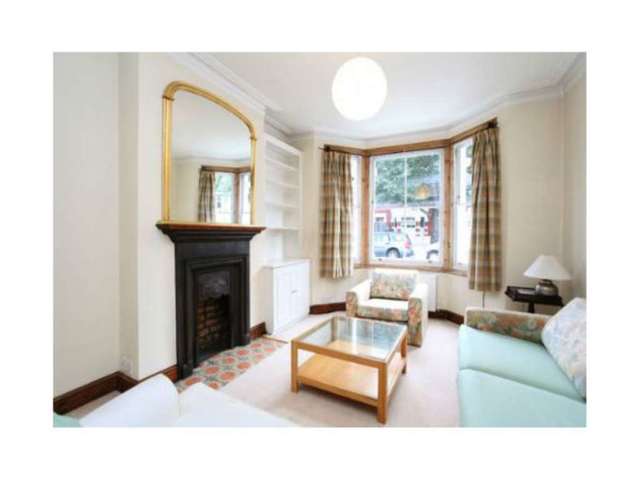  Image of 2 bedroom Apartment to rent in Philbeach Gardens London SW5 at London  London, SW5 9DY