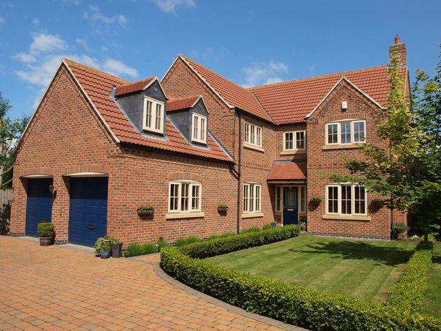  Image of 5 bedroom Detached house for sale in Phillipott Close Newark NG24 at Phillipott Close  Newark, NG24 2LT